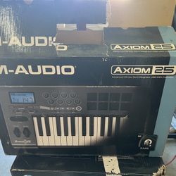 Music M Audio Axiom25