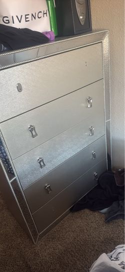 Silver 5-Drawer Dresser with Crystal Handles