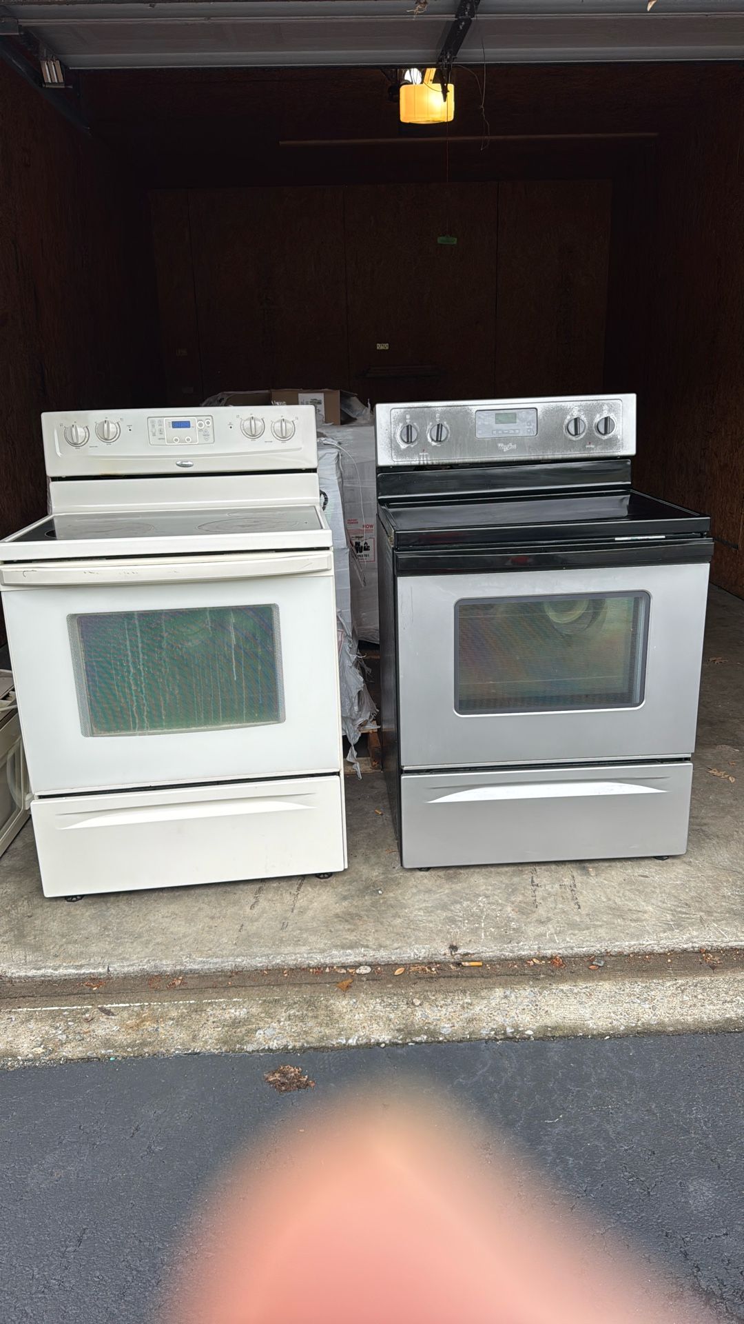 Whirlpool Stoves Work Great Need A Good Cleaning 150 Each