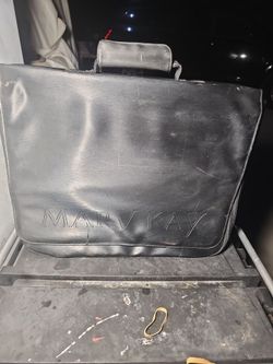 Vintage Mary Kay Black Briefcase / Laptop Portfolio Bag