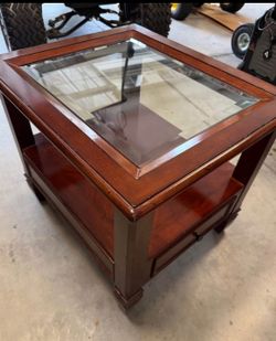 Night table/End table