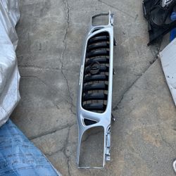 01-06 Toyota Tacoma Front Grille 