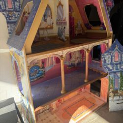 Disney Doll House 