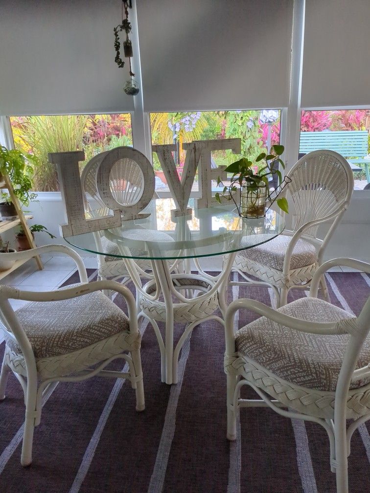 L O V E Wooden Letters