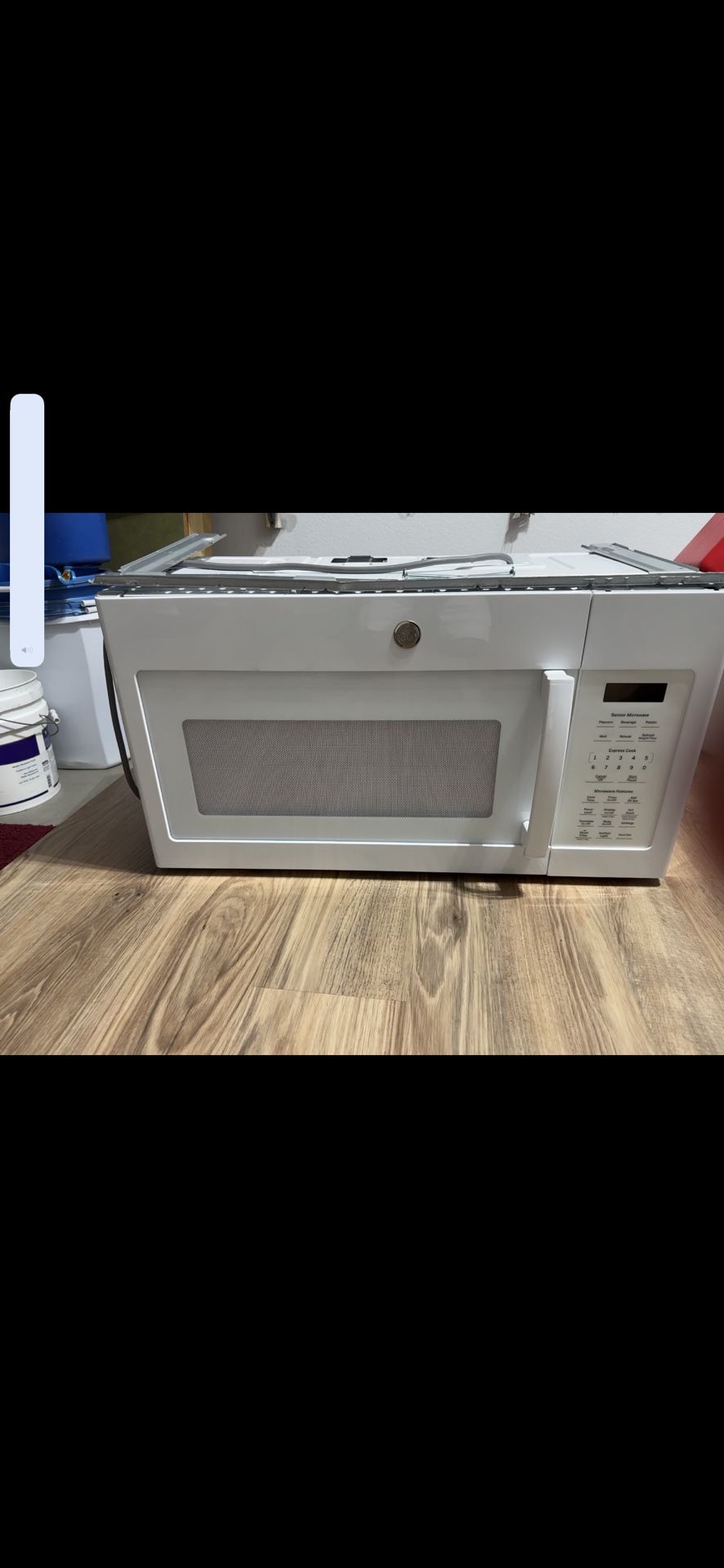 MICROWAVE HARDLY USED-GE 2020