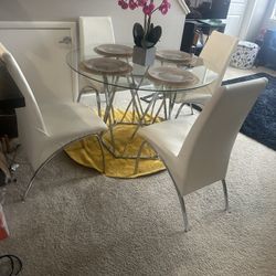 Dinning table & (4) Chairs W48”x48” L30”