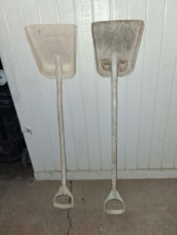 Hard plastic shovel