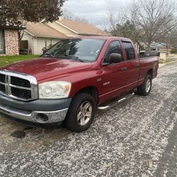 Dodge Ram 1500 SXT  