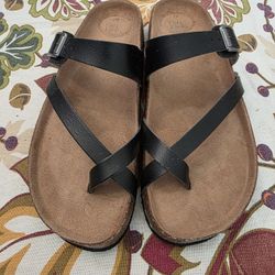 Ladies Sandals ( Size 8.5)