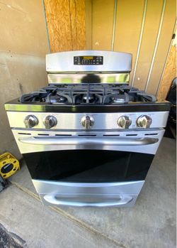 GE gas stove 5 burners stainless st  30”