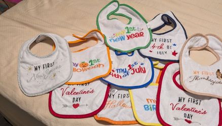 Brand new very cute 10 baby feeding bibs
