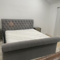 Restoration Hardware King Bed With Simmons Beautyrest Black Mattress and Split King Box Spring
