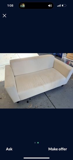 Small Couch . Needs Cleaning Good Condition . Easy Garage Pick up 