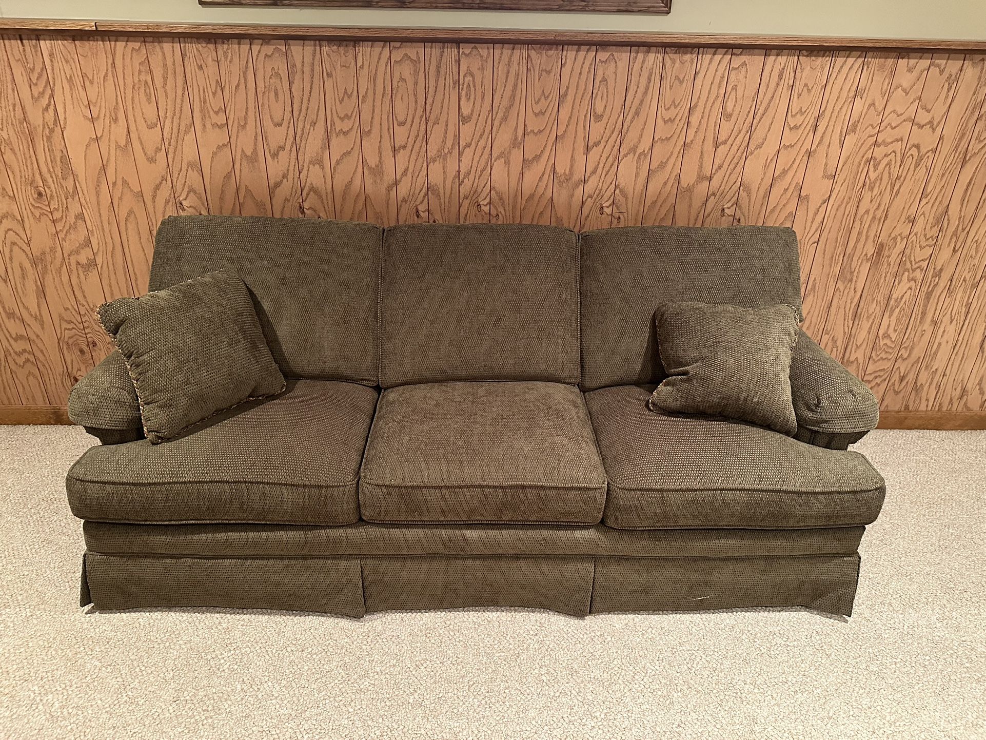 Three-Seat Sofa – Excellent Condition