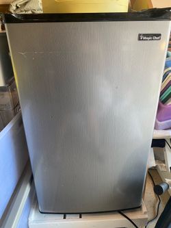FREE mini fridge - DAMAGED/PUNCTURED FREEZER