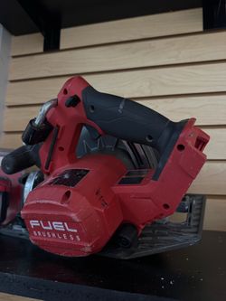 Milwaukee M18 FUEL Brushless Circular Saw