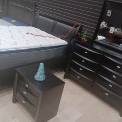 *Holiday Sale Event!!!*---Sophisticated Emily Black Bedroom Sets---From $799!!!---Delivery And Financing😎
