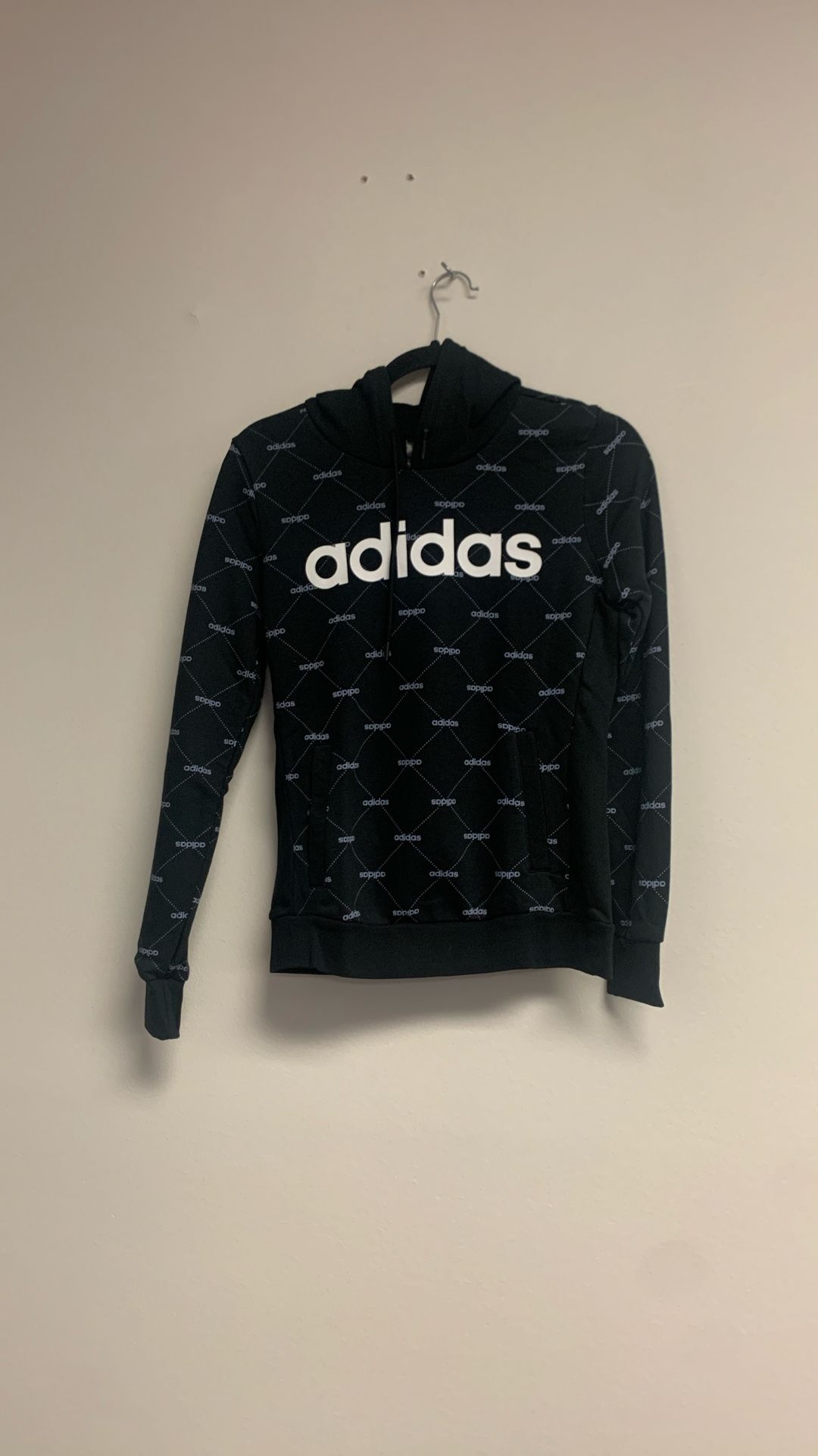 adidas Women’s Essentials Pullover Hoodie. Sz XS. Black/White.              Gt