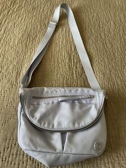 Lululemon Cross Body Bag (medium) 