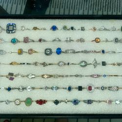 Lot Of 70 Vintage costume Jewelry Gemstone Rings 