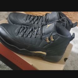 Jordan 12 Black Taxi size 9.5M