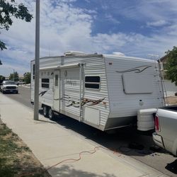 2005 Sandpiper Toy Hauler