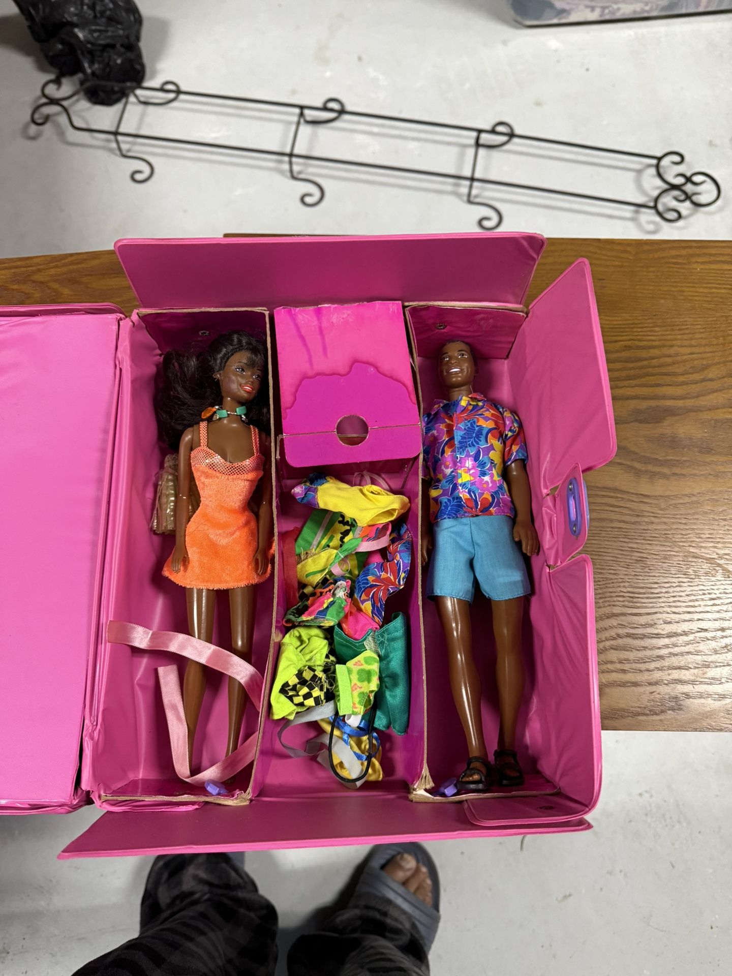 black barbie dolls with accessories 