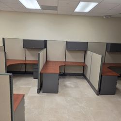 BEAUTIFUL OFFICE CUBICALS LIKE NEW! $450