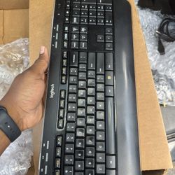 Monitor Andand Laptop 
