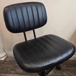 360-degree swivel chair