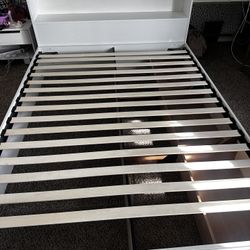 NEXERa Queen Low Profile Platform Bed And Nightstand 