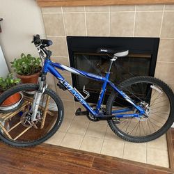 Giant Mountain Bike In Mint Condition  