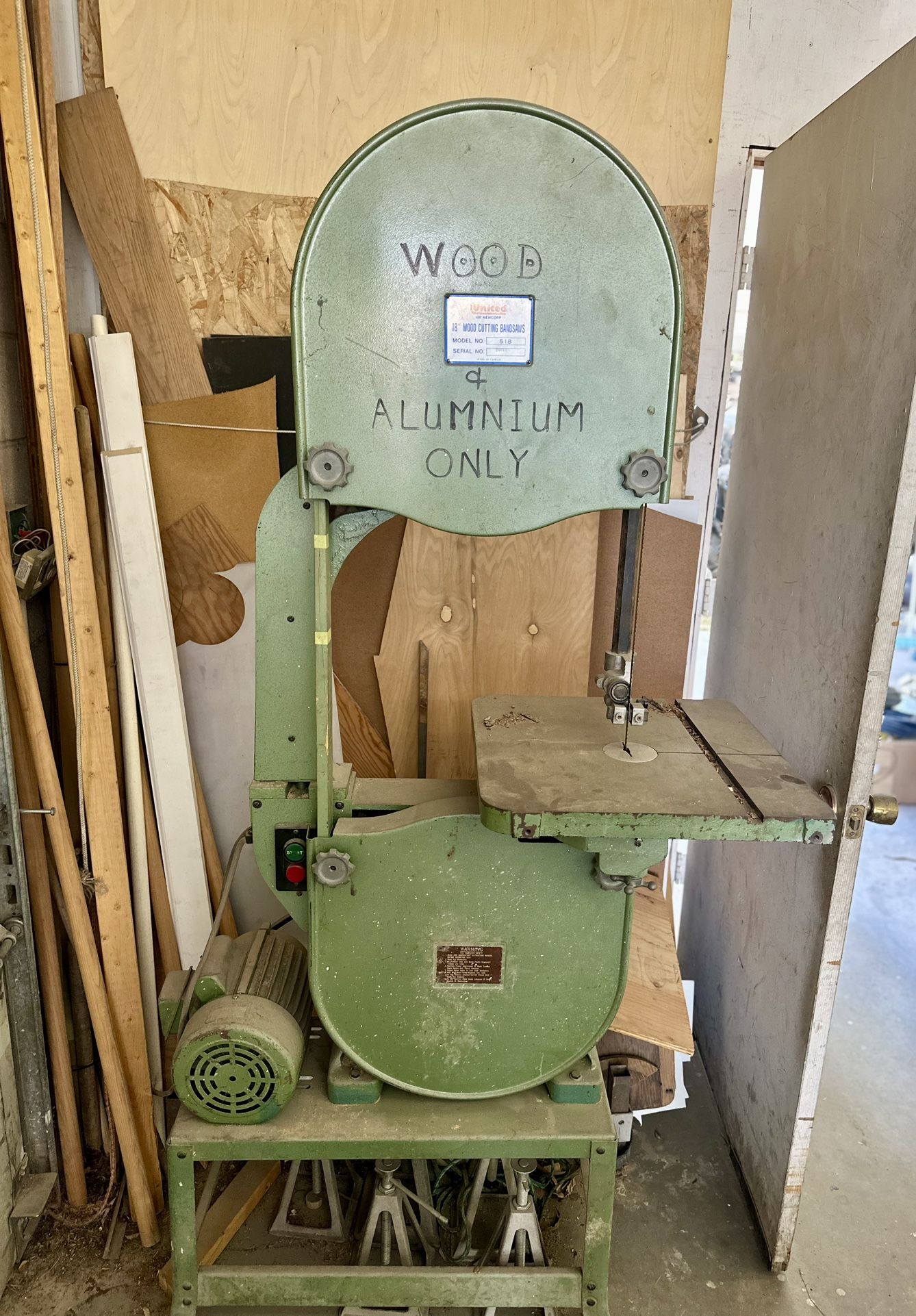 Vintage Heavy-Duty Band Saw – Cast Iron Shop Saw