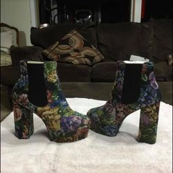 Woman’s Ankle Boots