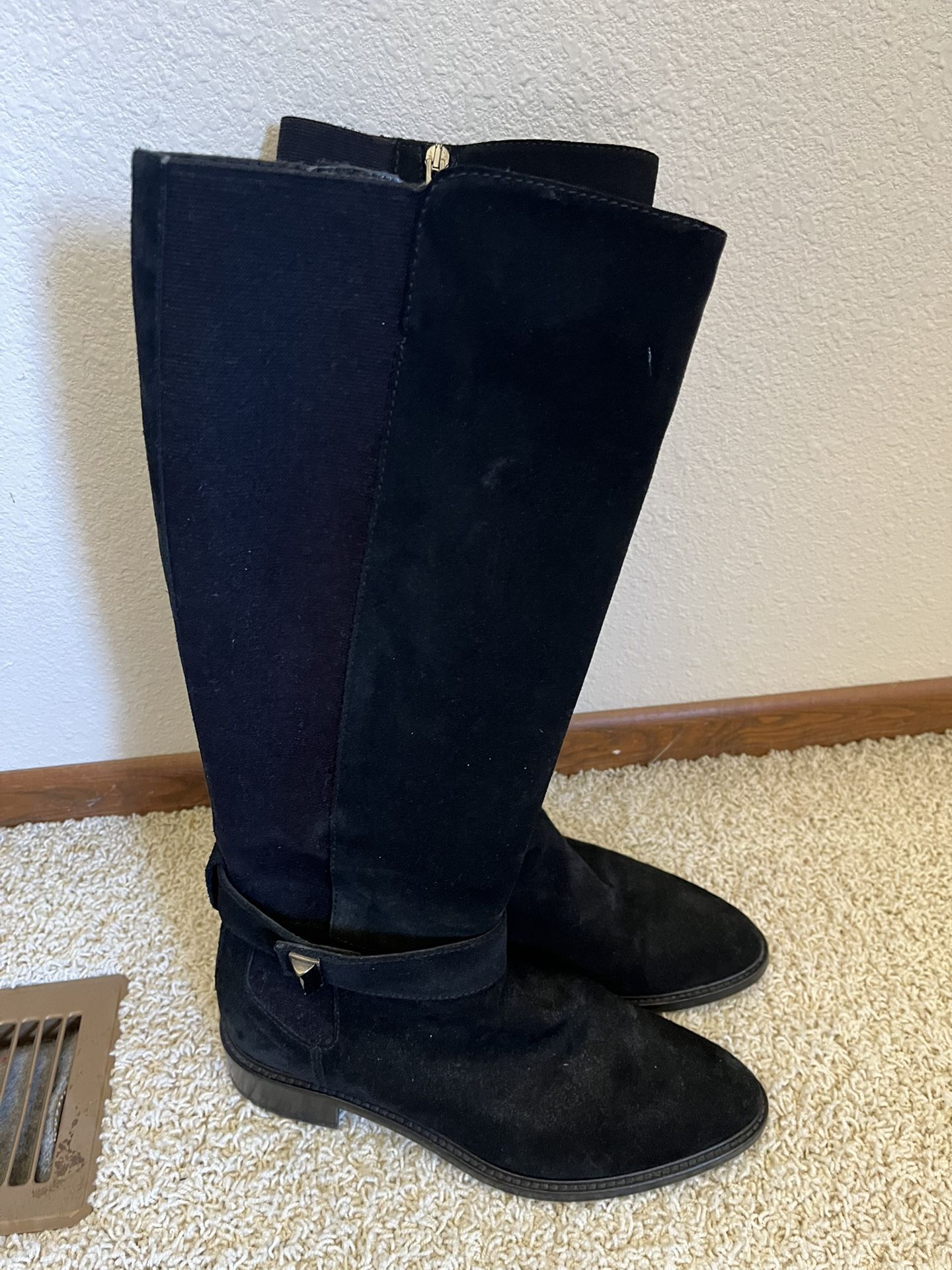 Boots size 8 1/2