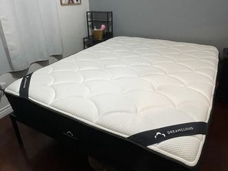 Nectar DreamCloud Queen Mattress - Hybrid, Medium  Firm + Accessories