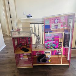 Kidkraft Uptown Dollhouse 