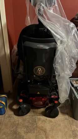 ELECTRIC WHEELCHAIR
