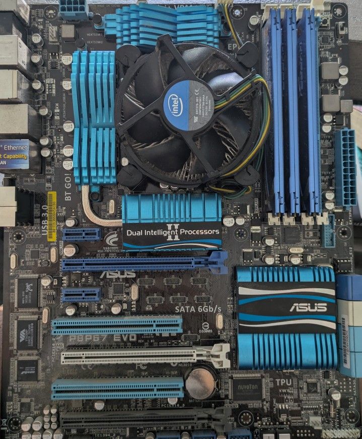 Old 2nd Gen Gaming Motherboard With CPU !7 2600k And Ram