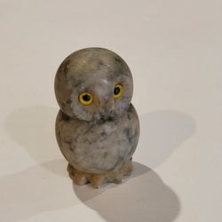 Vintage Alabaster Owl Paperweight Figurine By Ducceschi Made In Italy. 
Pre-owned, good shape, no chips or cracks. Display item. Height 3.75". 
Weight