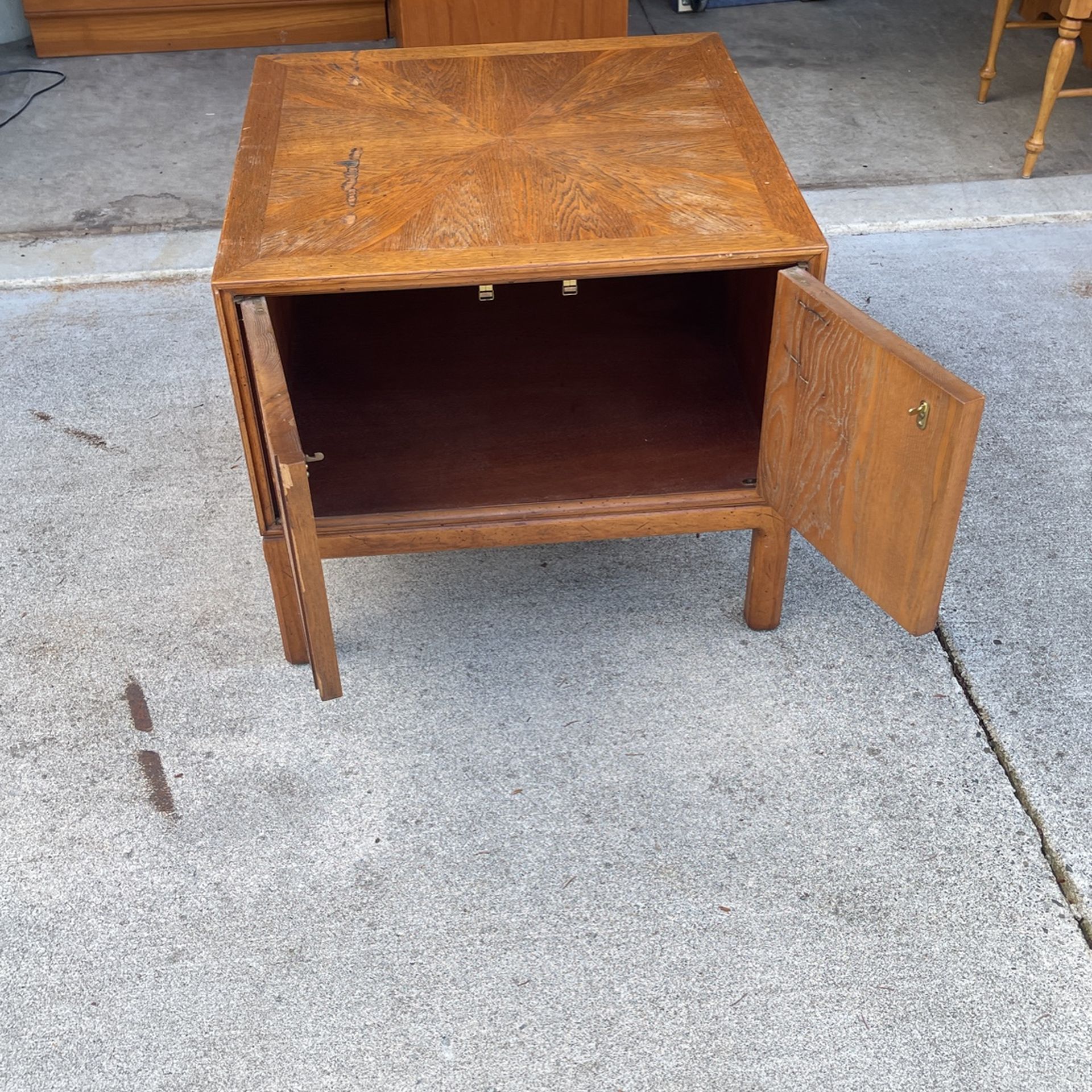 27” Square End Table