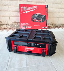Milwaukee M18 PACKOUT Radio Bluetooth Speaker with Built-In Charger