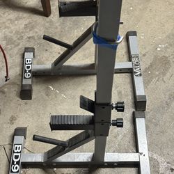 Independent Squat Stands w/ Plate Storage and Bar Catch