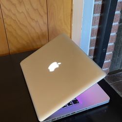 Apple MacBook Pro 13” I5/8GB/256GB SSD $140