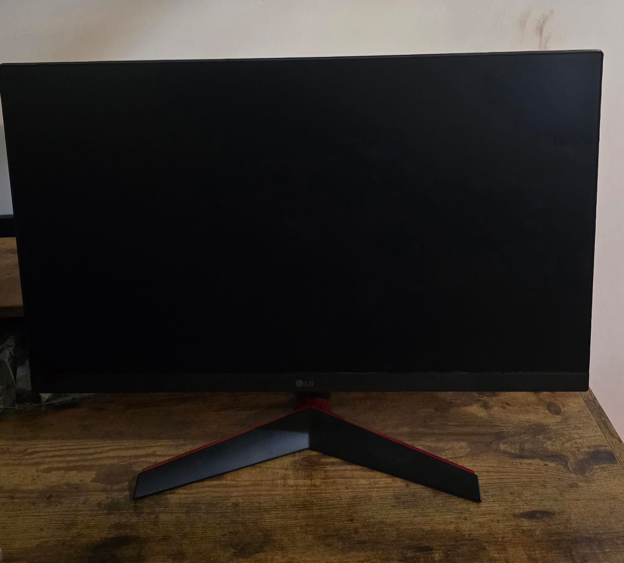New LG 24GN600-B UltraGear Gaming Monitor 24" Full HD (1920 x 1080) IPS Display, 1ms (GtG) Response Time, 144Hz Refresh Rate, AMD FreeSync Premium