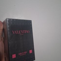 Valentino Born In Roma Extradose
