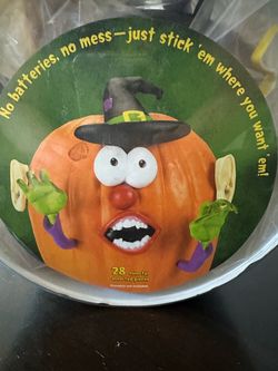 New Halloween Pumpkin Decorating Kit 28 Pieces