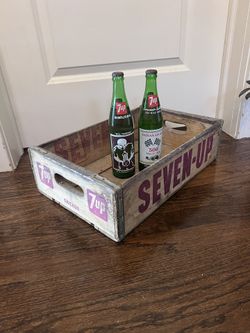 Vintage 7up Crate and Unopened Collector Bottles