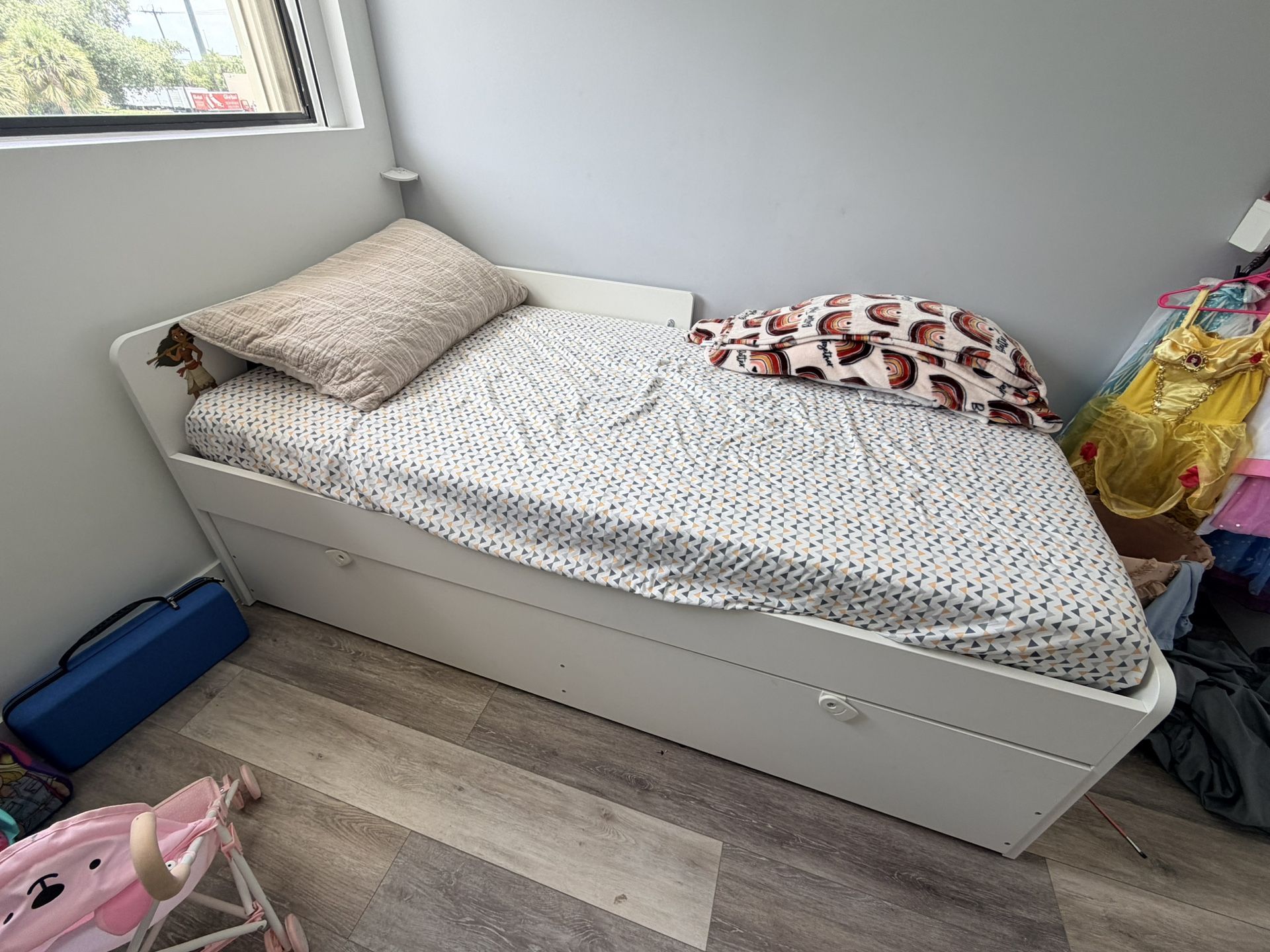 Twin Bed with Pull-Out Trundle + Mattresses Included