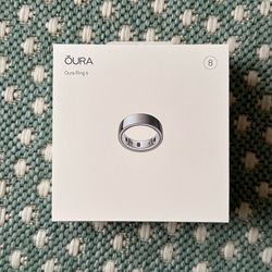 Oura Ring 4 Silver – Size 8 – Brand New & Sealed
